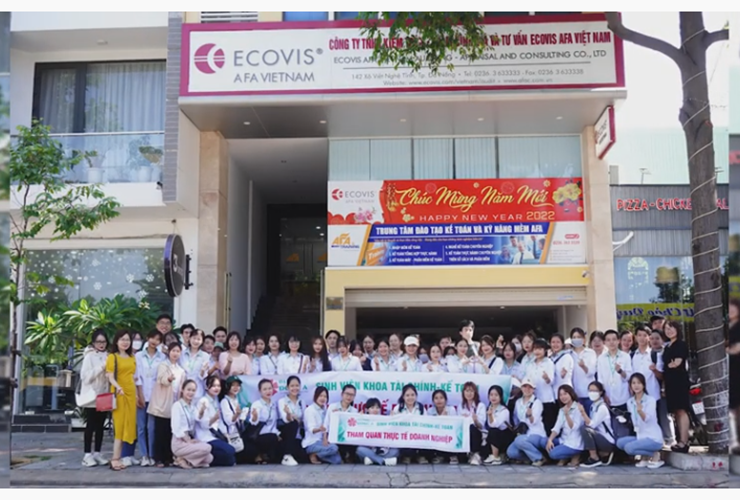 Chuyến tham quan thực tế doanh nghiệp của sinh viên ngành Kế toán